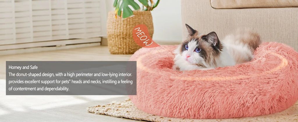 «Το κρεβάτι σκύλου είναι απαλό και άνετο, κατασκευασμένο από υψηλής ποιότητας υφάσματα. Η βάση του είναι αδιάβροχη και αντιολισθητική, προσφέροντας σταθερότητα και προστασία. Διαθέσιμο σε μεγάλα μεγέθη, κατάλληλο για όλα τα κατοικίδια.»