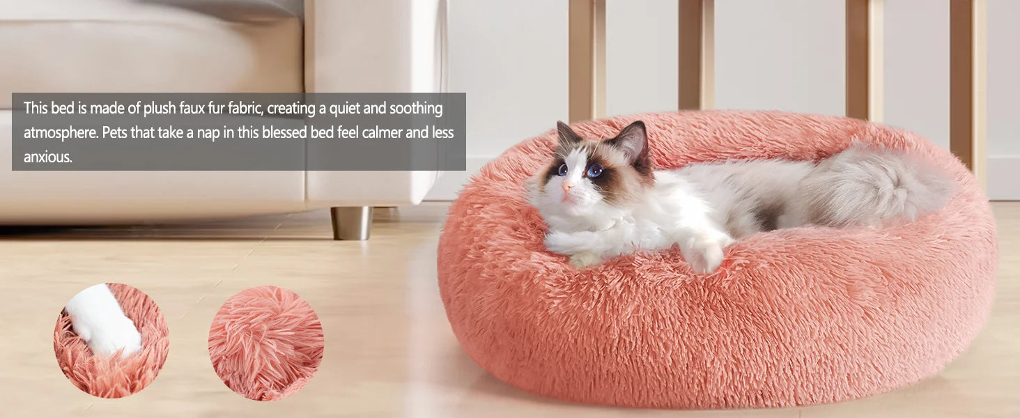 «Το κρεβάτι σκύλου είναι απαλό και άνετο, κατασκευασμένο από υψηλής ποιότητας υφάσματα. Η βάση του είναι αδιάβροχη και αντιολισθητική, προσφέροντας σταθερότητα και προστασία. Διαθέσιμο σε μεγάλα μεγέθη, κατάλληλο για όλα τα κατοικίδια.»